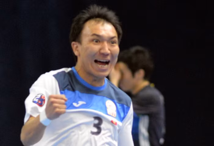 Niềm vui chiến thắng của tuyển thủ Kyrgyzstan.