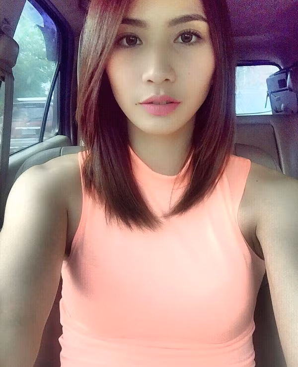 Đôi mắt to, khuôn mặt đẹp cùng thân hình gọn gàng, rất nhiều biệt danh mỹ miều được NHM đặt cho Rachel Anne Daquis như hoa hậu bóng chuyền Philippines, VĐV bóng chuyền hấp dẫn bậc nhất Đông Nam Á ....