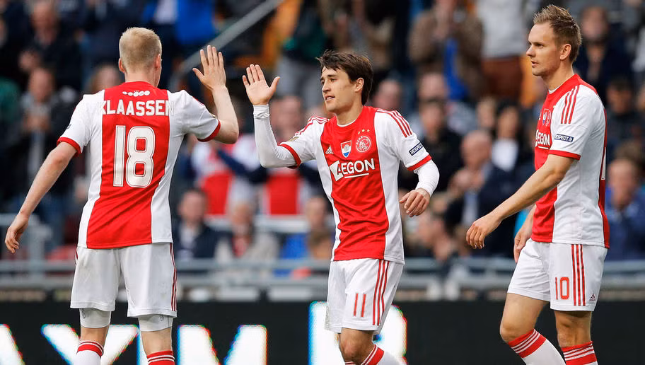 Ajax từng có giai đoạn làm mưa làm gió tại đấu trường châu Âu với những huyền thoại như Johan Cruyff hay Frank Rijkaard. Cũng chính vì vậy mà họ đã có 6 lần vào chơi tại trận đấu danh giá nhất cúp C1 và 4 lần đăng quang.