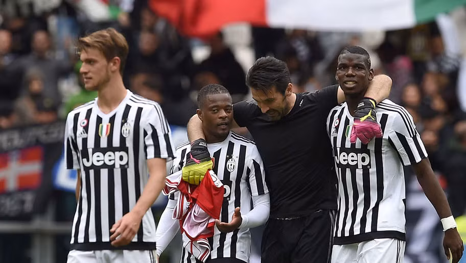 8 lần vào chơi tại trận chung kết là thành tích của Juventus. "Bà đầm già" thành Turin thể hiện sự già dơ tại giải đấu hấp dẫn nhất hành tinh.