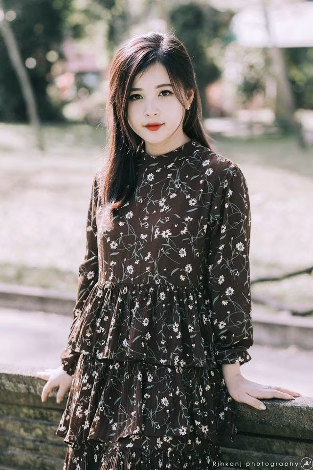 Thảo Nari tên thật là Ma Hương Thảo, sinh 22/4/1994, quê Tuyên Quang. Cô nàng xinh đẹp này từng được nhiều người chú ý tới khi cho đăng tải đoạn clip 13 giây về khuôn khuôn mặt được biến đổi trong tích tắc.