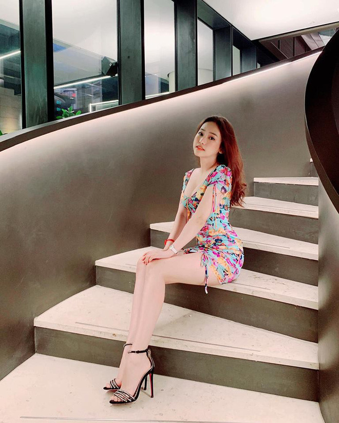 Nếu theo dõi Thuý Vi, dân mạng còn nhớ cách đây chưa đầy một năm cô bạn từng chia sẻ hình ảnh ca hút 2 kg mỡ bụng trị giá 170 triệu. Sau khi hút mỡ, hot girl thị phi này quảng cáo cho loại thuốc giảm cân.