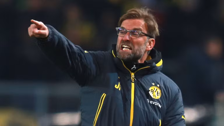 Khởi đầu mùa giải 2014/2015, Jurgen Klopp cùng với Dortmund thi đấu bết bát và liên tục rơi vào nhóm cầm đèn đỏ tại Bundesliga. Nhưng đến cuối mùa giải, ông cùng các học trò đã trở mình và kết thúc mùa giải đó ở vị trí thứ 7 đủ để Dortmund có vé dự Europa League 2015/2016, Jurgen Klopp đã quyết định chia tay với đội bóng vùng Ruhr.