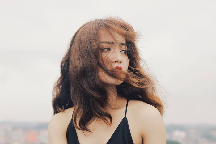 Rất nhanh chóng, trang cá nhân của Hồ Liên đã lọt vào "tầm ngắm" của cư dân mạng. Cô bạn này tỏ ra vô cùng bất ngờ khi mình được dân mạng ưu ái, quan tâm.