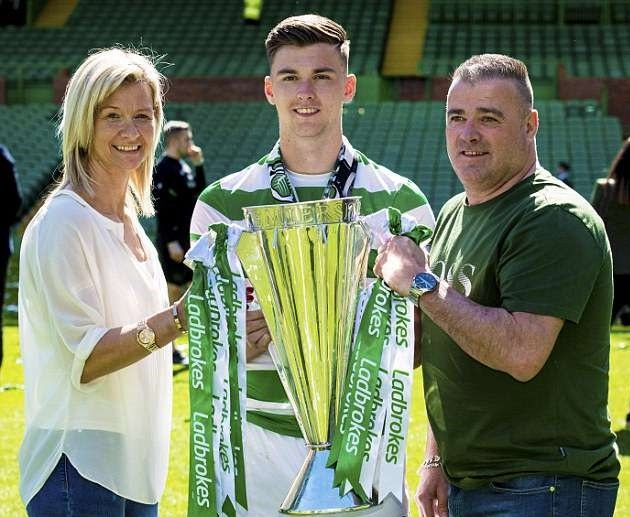 MU, Tottenham và Atletico đều đang dành cho Kieran Tierney một sự quan tâm đặc biệt và cái giá được Celtic đưa ra là 30 triệu bảng.