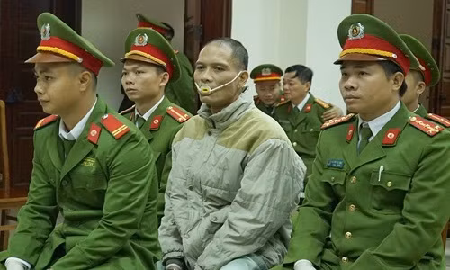 Bị cáo Doãn Trung Dũng tại phiên xử.