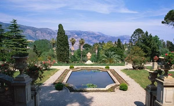 Khung cảnh khu vườn.