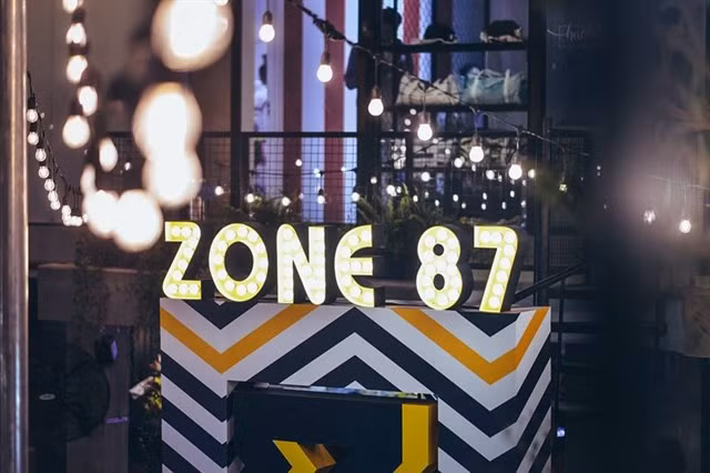 Mặc dù mới ra mắt cách đây chưa lâu nhưng khu tổ hợp ăn chơi X87 nằm tại phố đi bộ Nguyễn Huệ - Quận 1 TP HCM đã là điểm ăn chơi được các bạn trẻ Sài thành lựa chọn để lui tới mỗi khi có thời gian rảnh. Đặc biệt, chủ nhân của khu tổ hợp này là cái tên chẳng mấy xa lạ hot girl Midu.