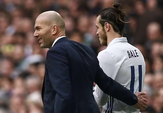 Zidane "bảo kê" tương lai 1 cầu thủ Real: Theo nguồn tin chuyển nhượng cầu thủ từ tờ Marca, HLV Zidane sẽ không bán Gareth Bale trong mùa Hè này bởi cầu thủ người xứ Wales được xếp vào nhóm “không thể đụng tới” ở Bernabeu. Ảnh: Marca