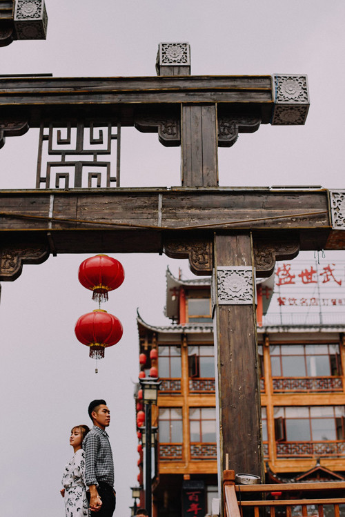 Cũng là nhiếp ảnh gia, chú rể Quang Huy dành lời khuyên cho các đôi uyên ương khác nên quan tâm và đầu tư cho trang phục để ảnh cưới thêm độc đáo, thẩm mỹ.