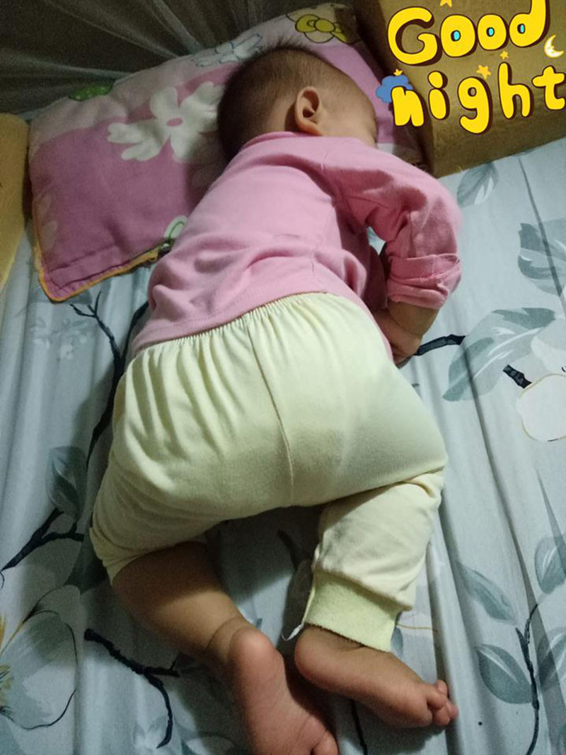 Hãy để em ngủ theo cách của chính mình.