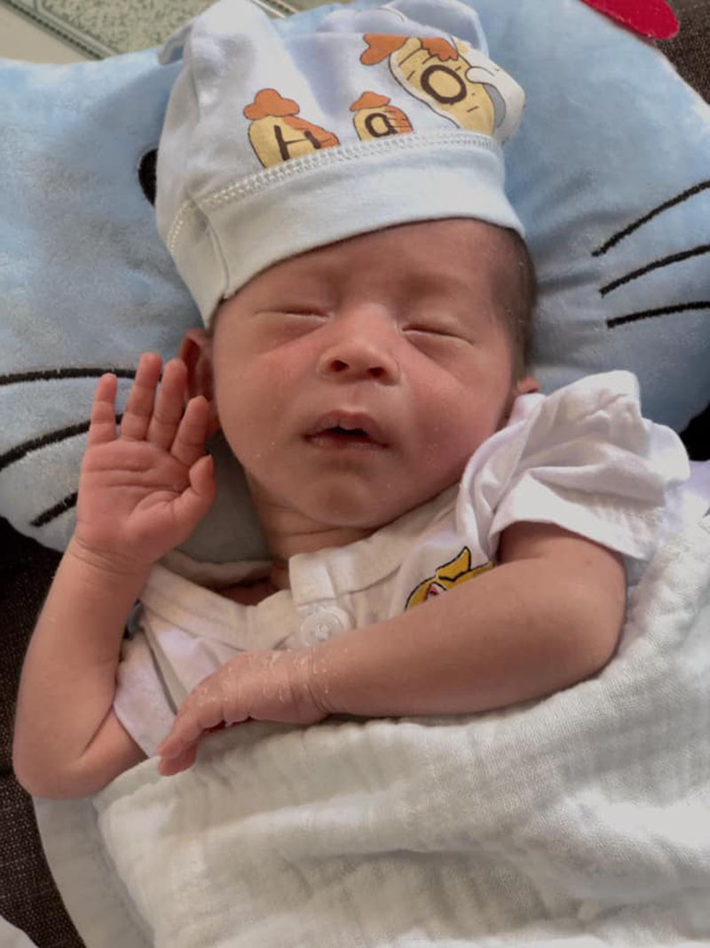 "Em có nghe thấy mưa nói gì không, em có nghe thấy gió nói gì không?".