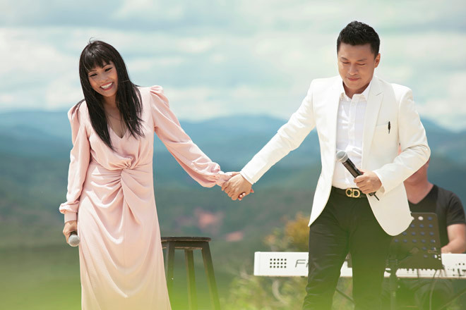 “Lam Truong tung bi khan gia dung cham co the, ngat nheo bam tim”