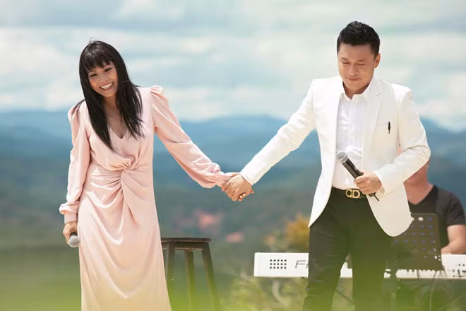 “Lam Truong tung bi khan gia dung cham co the, ngat nheo bam tim”