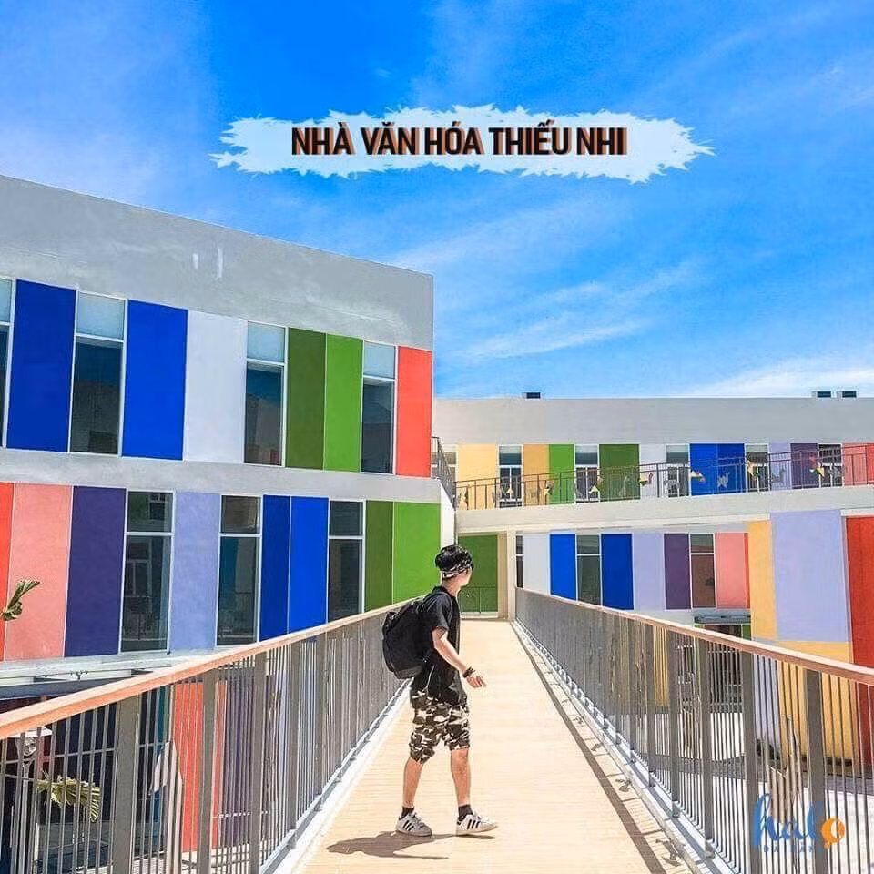  Đà Nẵng được mệnh danh là thành phố đáng sống nhất Việt Nam. Không phải vì thế mà mỗi năm điểm du lịch này thu hút hàng triệu khách du lịch tới tham quan nghỉ dưỡng.