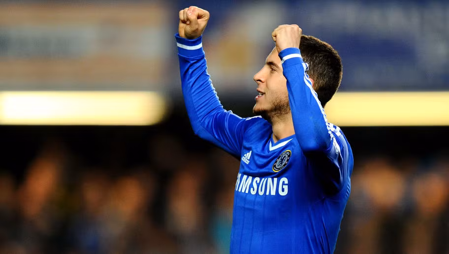 Chelsea sở hữu lượng fan khá khủng tại Bắc Mỹ, dù thi đấu bết bát trong mùa giải 2015/2016 và không giành được vé tham dự bất cứ cúp châu Âu nào tại mùa giải 2016/2017, thế nhưng The Blue cũng bán được 1.650.000 chiếc áo đấu.