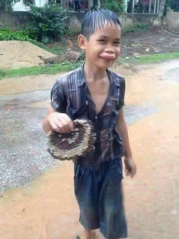 Tuy nhiên, ngược về khoảng thời gian cách đây tầm 20-30 năm, khi mà các thế hệ thời 7X, 8X, chắc hẳn họ đã có những tuổi thơ thật không thể nào quên bên những trò chơi dân gian từng gắn liền với một tuổi thơ đầy kỉ niệm.