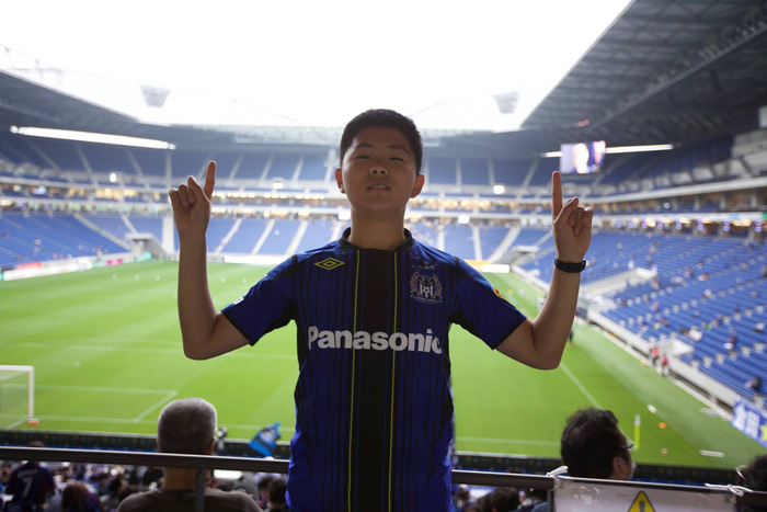 Hành trình ASIAD đã khép lại, Lee Young Sub cũng kết thúc 2 tháng thử việc của mình. Hiện tại anh đã trở về Hàn Quốc thăm gia đình và chờ đợi bản hợp đồng nhân viên chính thức từ người đại diện của HLV Park Hang Seo.