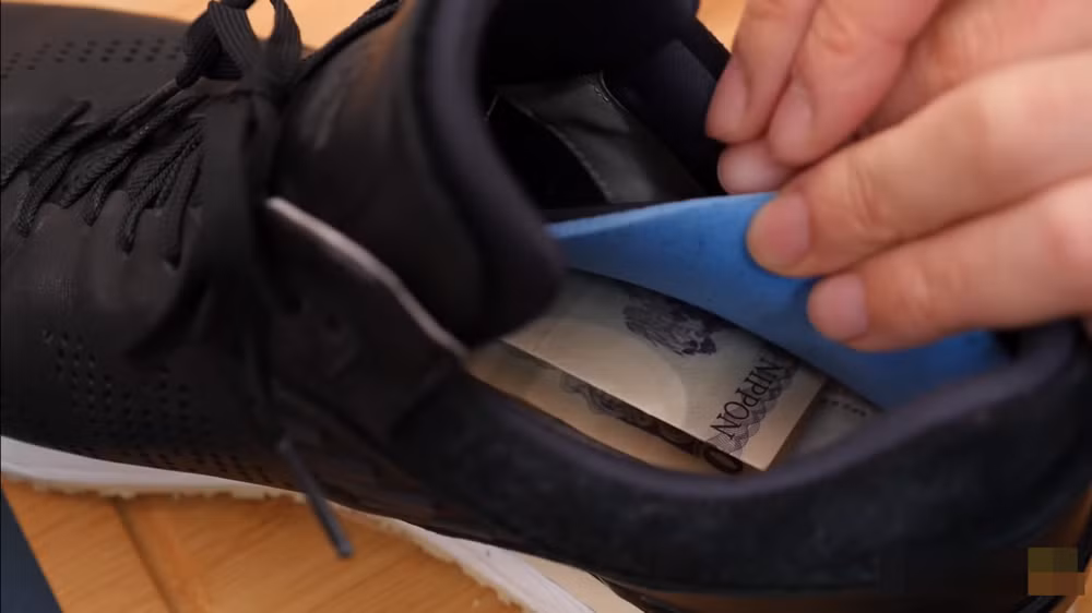 Mặc dù để phụ nữ trong nhà kiểm soát tiền là điều tốt, thế nhưng nếu kiểm soát một cách quá đáng thì không tốt cho hôn nhân chút nào. Đặc biệt, cánh mày râu không hề thích việc này.