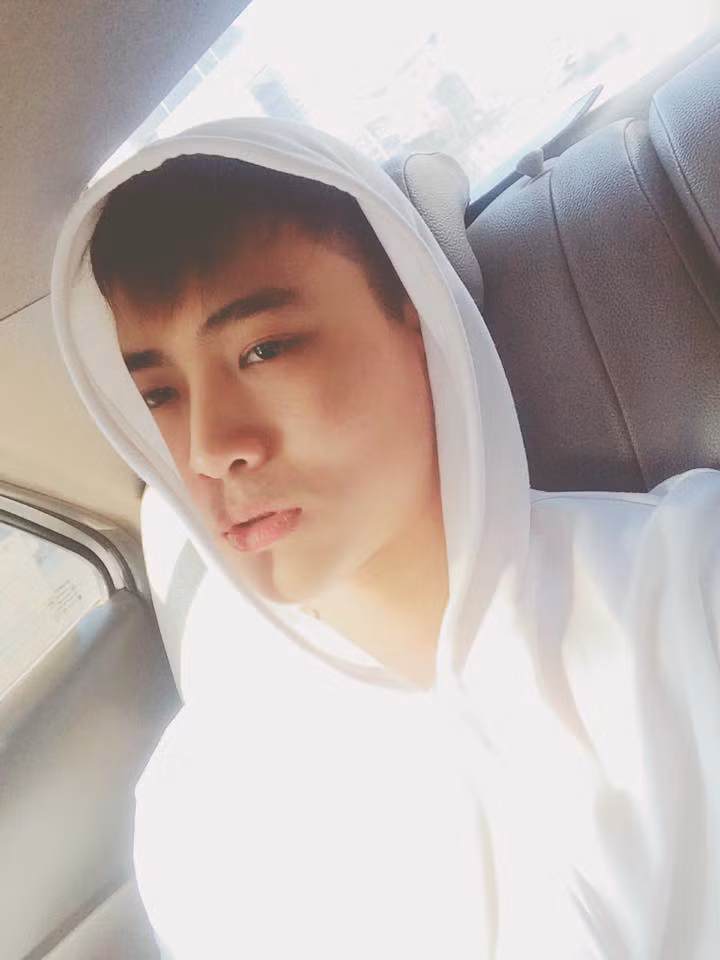 Không chỉ được nhắc đến bằng nhan sắc mà Tuấn Long còn được nhắc đến bằng tài năng thanh nhạc. Bằng chứng là chàng trai quê Bắc Giang này đã thi đỗ vào trường Đại học Văn hóa Nghệ thuật Quân đội và không ngừng khẳng định khả năng qua các cuộc thi như “ Việt Nam Idol”, “Học viện ngôi sao”.