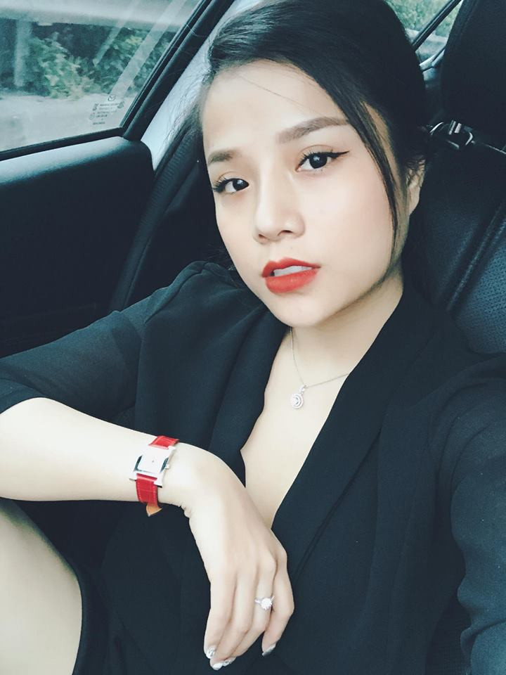 Người yêu Đặng Văn Lâm là Thương Võ (SN 1992) là hot girl nổi tiếng Nghệ An, hiện sống ở Hà Nội và đang là ca sĩ tự do.