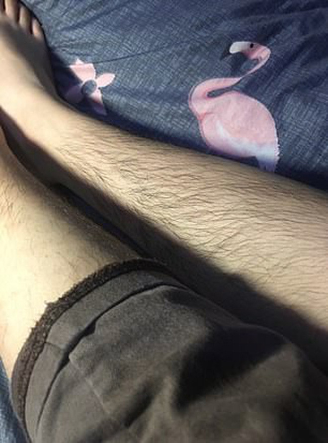 Thời gian qua, các thiếu nữ tại Trung Quốc đang đua nuôi lông tay rậm sau đó khoe trên MXH. Trào lưu này đã thu hút được hơn 190 triệu lượt xem và hiện đang làm mưa, làm gió trên nền tảng Weibo với hashtag #GirlsBodyhairCompetition#.