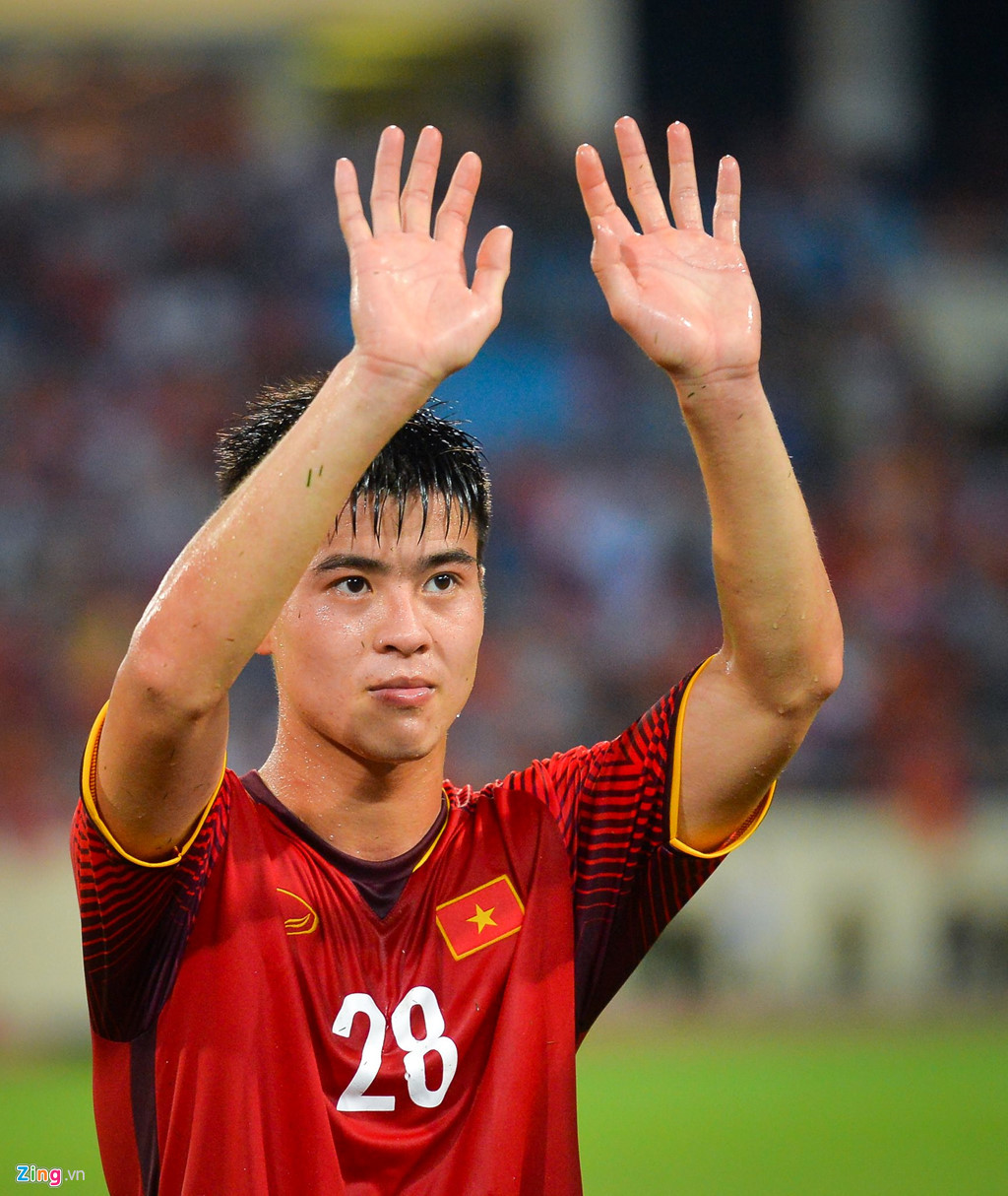 Dù mắc sai lầm trong bàn thua thứ hai do sự chủ quan nhưng Duy Mạnh, có thể vẫn được HLV Park Hang-seo tin tưởng ở trận gặp Iran nhờ sự mạnh bạo cùng với thể hình tốt.