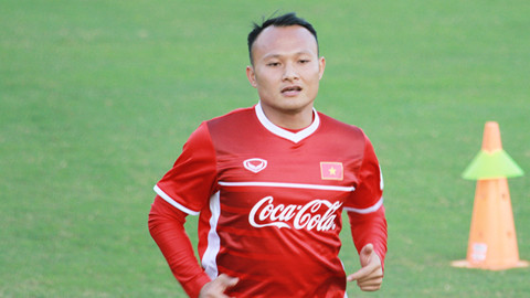 Đối tác của Văn Hậu ở vị trí cánh là Trọng Hoàng.