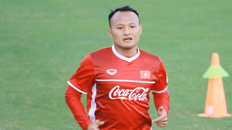 Đối tác của Văn Hậu ở vị trí cánh là Trọng Hoàng.