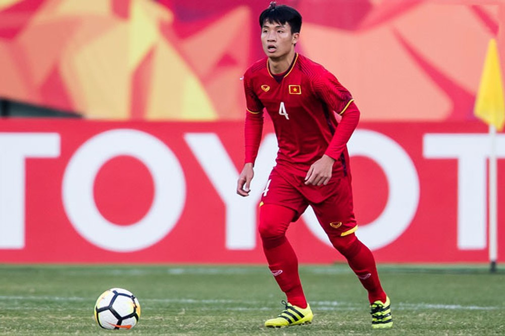 Thi đấu năng nổ, lăn xả, Bùi Tiến Dũng đã chơi không đến nỗi nào trước Iraq.