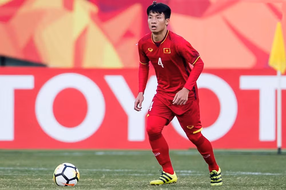 Thi đấu năng nổ, lăn xả, Bùi Tiến Dũng đã chơi không đến nỗi nào trước Iraq.