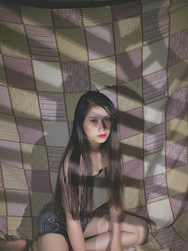 Bên cạnh đó nhiều bạn trẻ cho rằng, studio sơ sài là thế, ấy vậy mà thành quả thu được thì nghệ thuật không thua kém gì studio chuyên nghiệp và thật ngưỡng mộ trước sự sáng tạo của các cô nàng sinh viên.