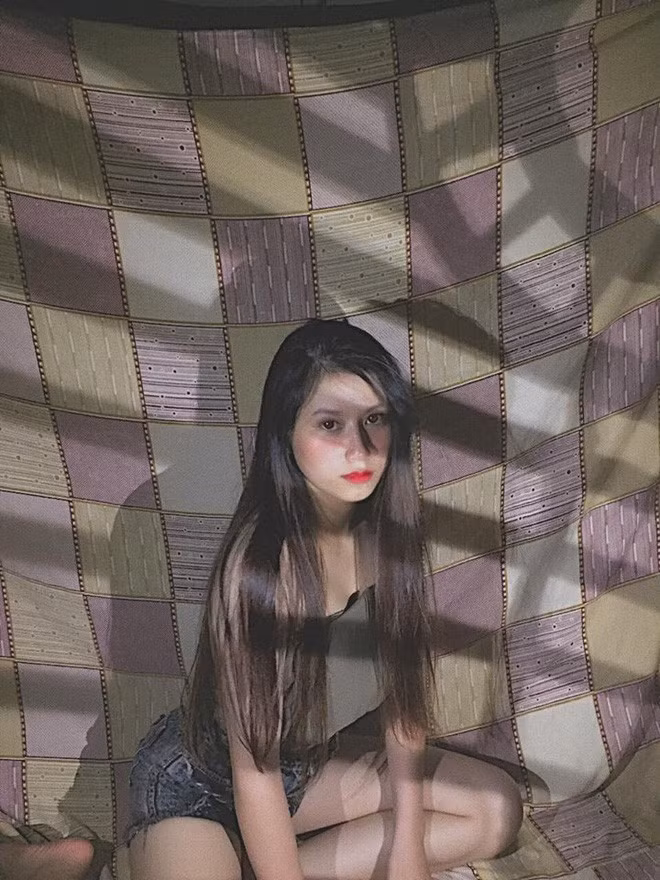 Bên cạnh đó nhiều bạn trẻ cho rằng, studio sơ sài là thế, ấy vậy mà thành quả thu được thì nghệ thuật không thua kém gì studio chuyên nghiệp và thật ngưỡng mộ trước sự sáng tạo của các cô nàng sinh viên.