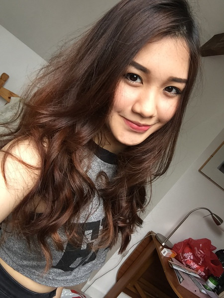 Nhiều người nhận xét cả hai trông rất đẹp đôi qua những bức hình chụp chung và đặc biệt là những tấm ảnh cưới vừa được khoe cách đây chưa lâu.