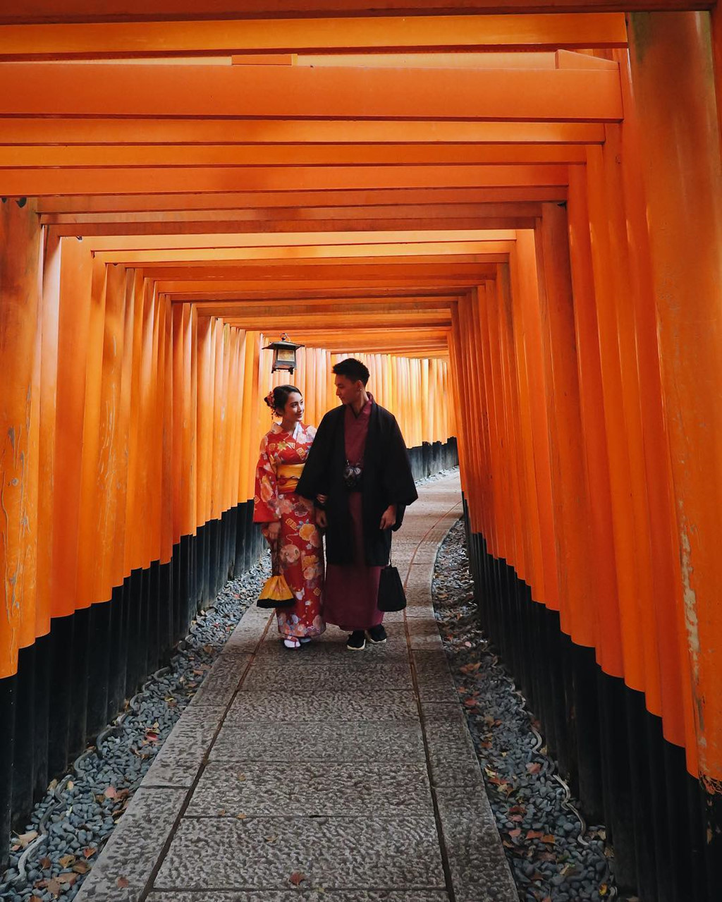 Hot girl Lào sinh năm 1995 từng gây chú ý khi đến Việt Nam du lịch vào giữa tháng 8 vừa qua. Những bức ảnh cô chụp ở các địa điểm nổi tiếng tại Hà Nội thu hút hàng nghìn lượt like và nhận được nhiều lời khen ngợi.