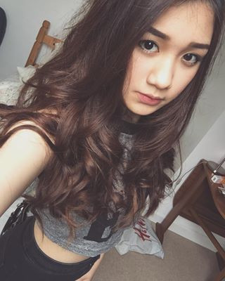 Ngoài kinh doanh, bạn trai của Ketmany Sivilay yêu thích thể thao, đặc biệt là trượt ván. Dưới những bức ảnh chụp cùng người yêu, Xayalop được dân mạng khen ngợi vì vẻ ngoài điển trai và phong cách trẻ trung, năng động.