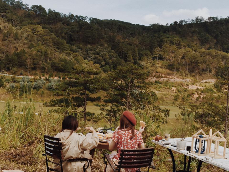 The Wilder-nest là một trong những homestay Đà Lạt có phong cảnh "best view" với khung cảnh xung quanh đẹp mê hồn với lưng tựa vào núi mặt nhìn ra thung lũng.