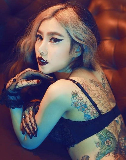 Xăm hay không không quan trọng, lời bàn tán của những người xung quanh cũng chỉ xuất hiện trong ngày một ngày hai, chủ yếu là cô có đủ tự tin sống với hình xăm đó hay không.