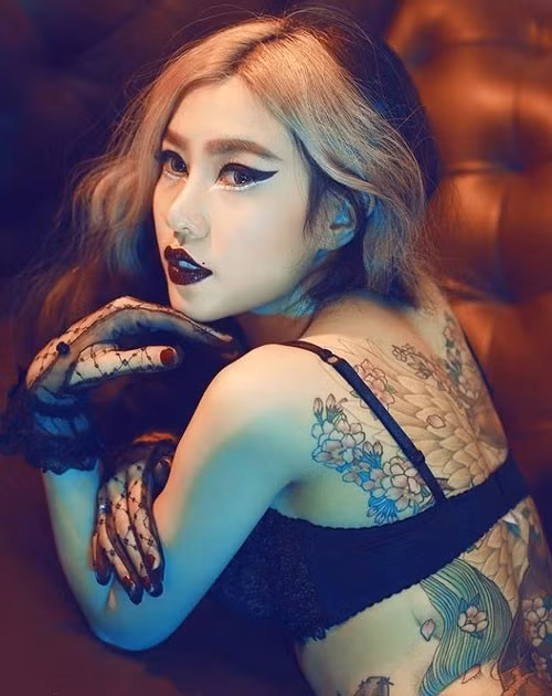 Xăm hay không không quan trọng, lời bàn tán của những người xung quanh cũng chỉ xuất hiện trong ngày một ngày hai, chủ yếu là cô có đủ tự tin sống với hình xăm đó hay không.