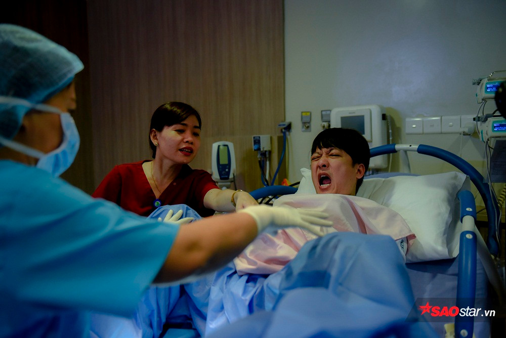 Trường Giang trải qua cảm giác đau thấu trời xanh trên bàn đẻ.