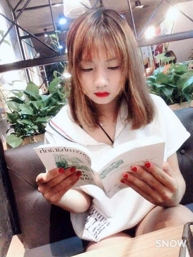 Cùng ngắm nhìn một số hình ảnh đời thường của Trần Thị Duyên, "búp bê" mới của làng bóng đá nữ Việt Nam. Ảnh: NVCC