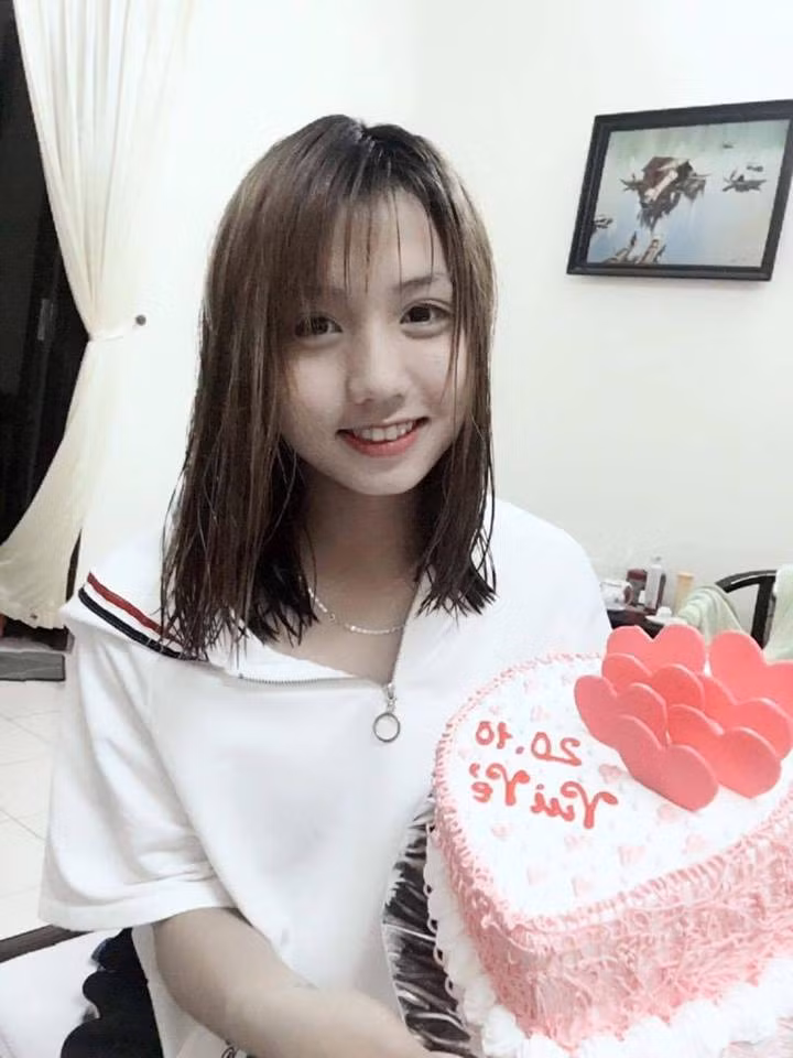 Chỉ sau vài giờ, trang Facebook cá nhân của Trần Thị Duyên đã rơi vào tình trạng quá tải với lượng người kết bạn tăng chóng mặt.