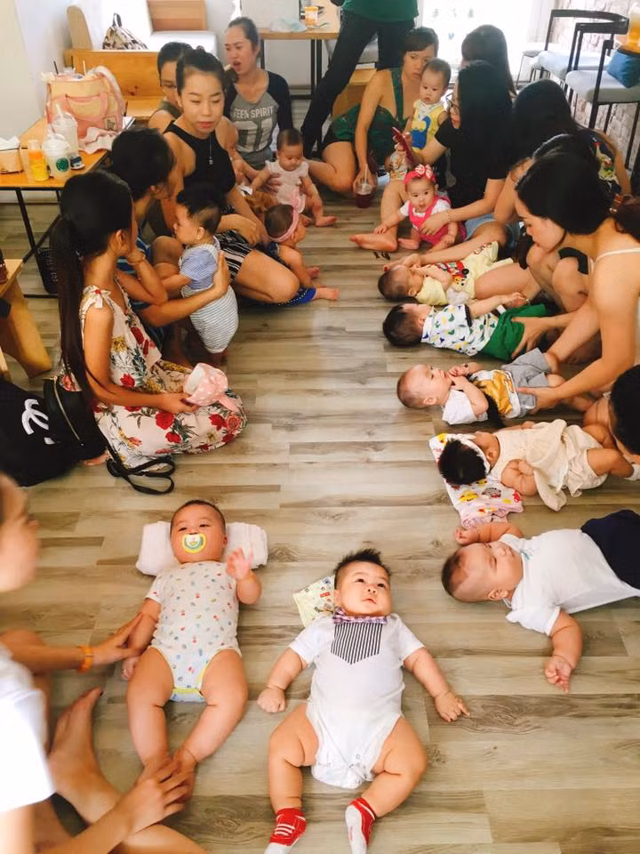 Hội các bà mẹ nuôi con nhỏ ở Hải Phòng khiến dân mạng xôn xao.