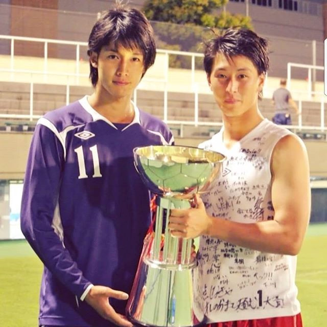 Tuy nhiên, với những gì cầu thủ Nhật Bản này chia sẻ lên Instagram, nhiều cô gái không thể không dành lời khen cho vẻ ngoài đẹp trai, thần thái đôi lúc không khác gì diễn viên của anh.