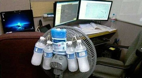 Không chỉ tản nhiệt cho người mà cả các thiết bị văn phòng cũng cần phải hạ nhiệt gấp.