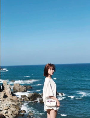 Trong chương trình "Quý ông đại chiến" mùa hai, mỗi lần máy quay lia tới khu vực của Ribi Sachi và Trâm Anh, nhà sản xuất chỉ để lại hình ảnh Ribi Sachi, còn Trâm Anh đã bị cắt sóng và ghép vào một cảnh quay khác. Bản thân Ribi Sachi cũng ít xuất hiện hơn bình thường.