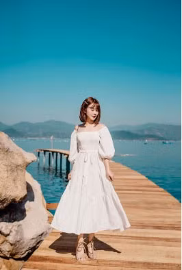 Bên cạnh việc đóng MV, tham gia quay cùng nhóm trên Youtube, Ribi Sachi còn làm mẫu ảnh cho nhiều cửa hàng thời trang.