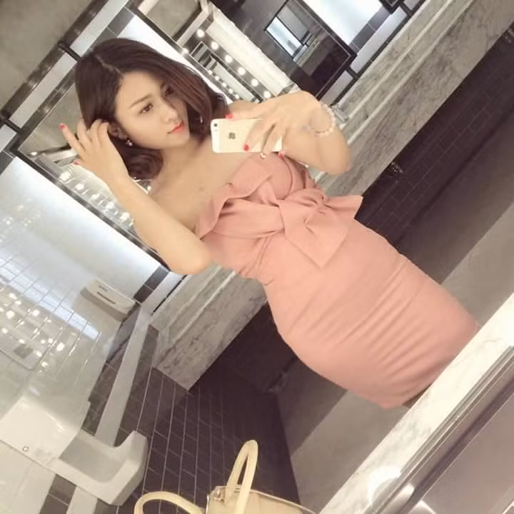 Sau sự cố hỏa hoạn hơn 1 năm trước và nổi tiếng một cách bất đắc dĩ thì cũng không thể phủ nhận cuộc sống hiện tại của Bích Cherry đã có ít nhiều thay đổi.