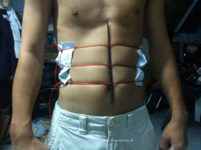 Dùng đũa, buộc dây cơ bụng cuồn cuộn là đây.