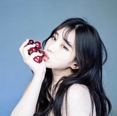 Cô nàng 9X Hàn Quốc thời gian qua khiến anh em mê mẩn - Kim Woohyeon năm nay 24 tuổi, hiện đang sống tại thủ đô Seoul.